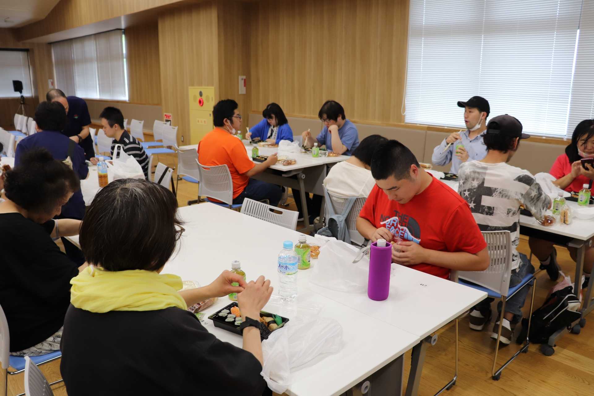 会食の様子
