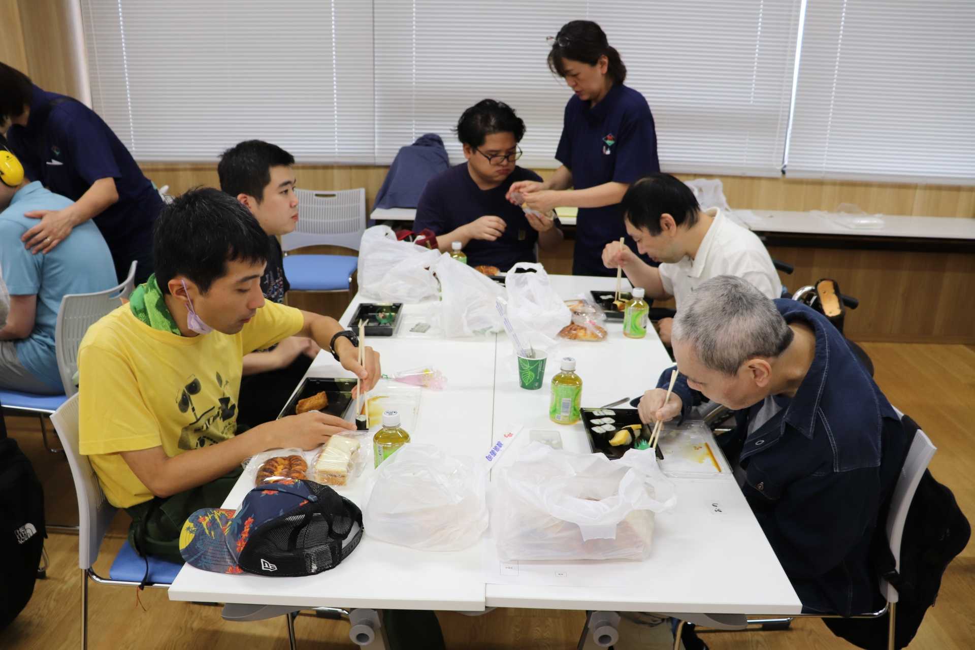 会食の様子